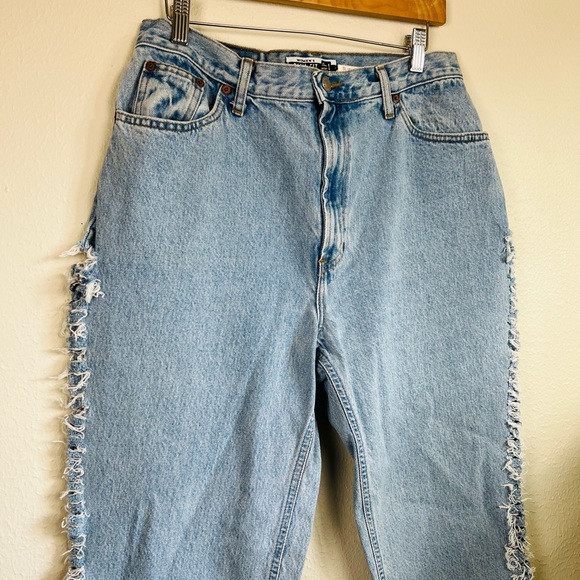 GAP REWORKED TUXEDO SIDE FRAY HIGH RISE MOM JEANS - Picture 2 of 4